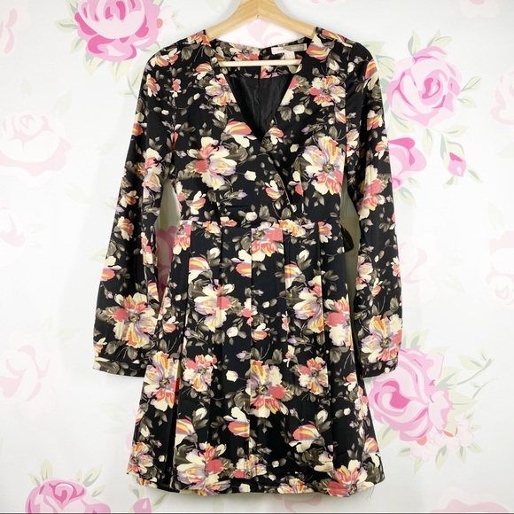 Forever 21 Dresses & Skirts - NEW Forever 21 Floral Pleated Dress S